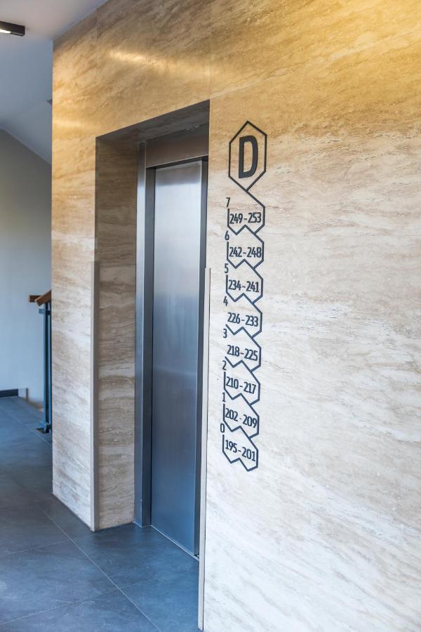 Apartament Z Ogrodkiem I Garazem Poznań Exterior foto