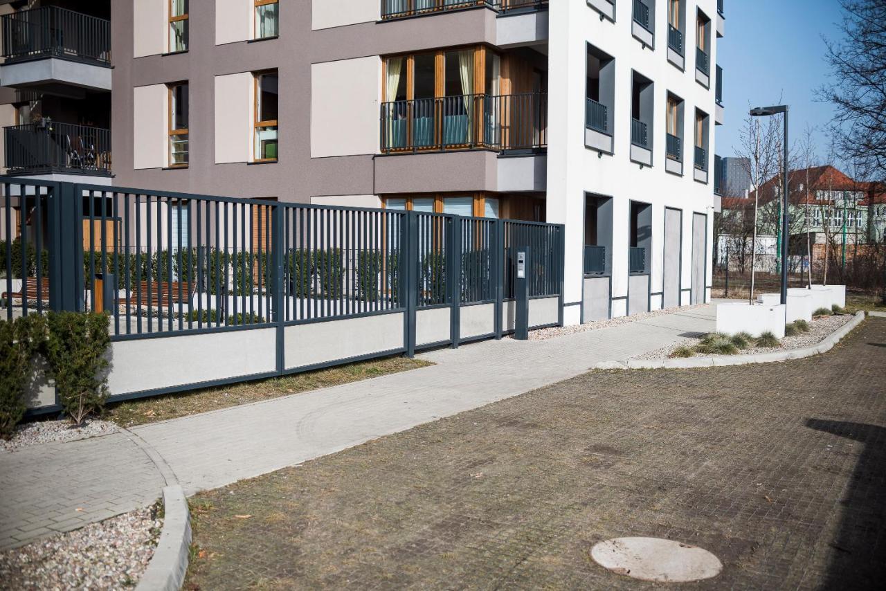 Apartament Z Ogrodkiem I Garazem Poznań Exterior foto