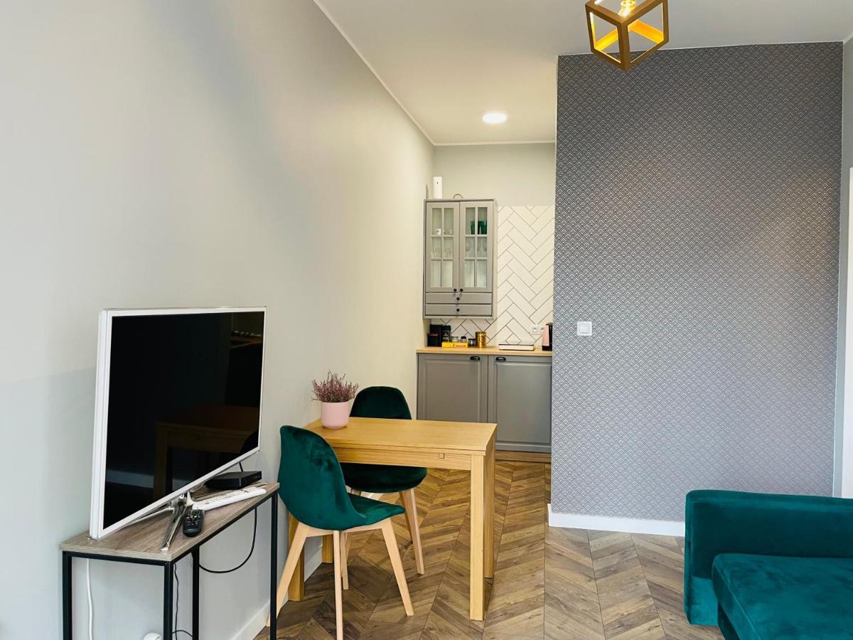Apartament Z Ogrodkiem I Garazem Poznań Exterior foto